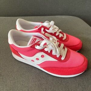 EUC Saucony sneakers women’s 7